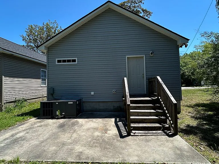 433 Evans St — Photo 13