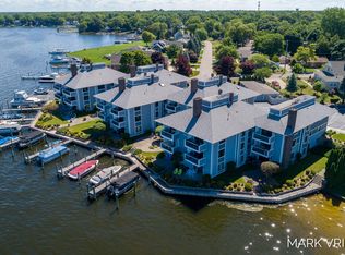 400 Lakeview Ct APT 15C, Spring Lake, MI 49456