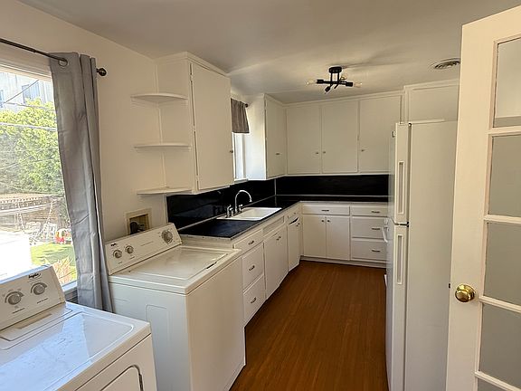 4th image of 1452 S Wooster St #1452