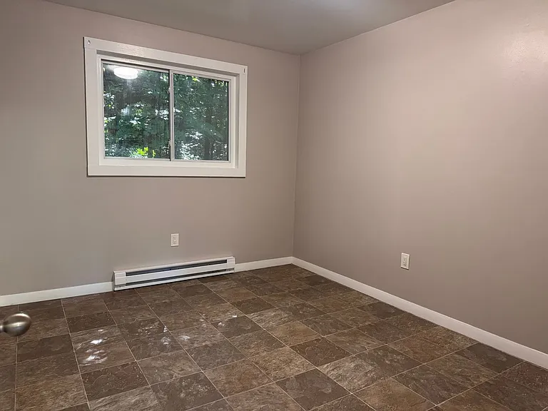 4 Butternut Ln #J — Photo 9