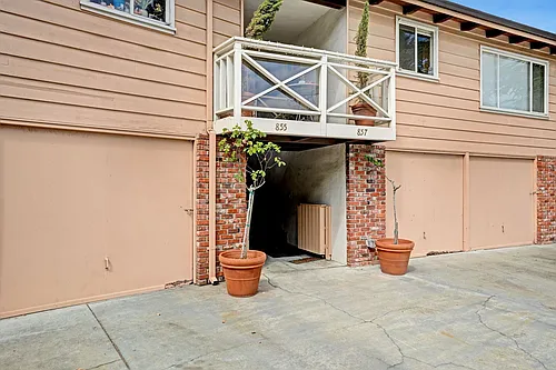 855 Park Drive Photo 1