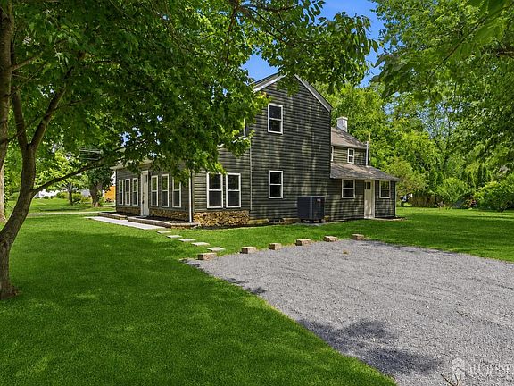 5th image of 281 Friendship Rd S