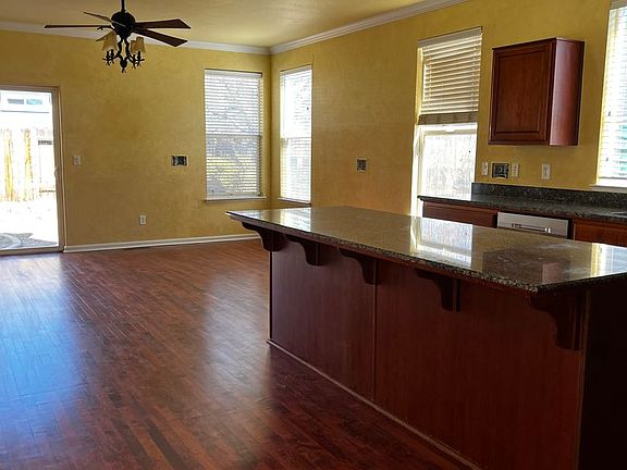 5th image of 566 Tioga Pass Ct