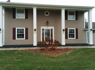 413 Salt Rd, Webster, NY 14580
