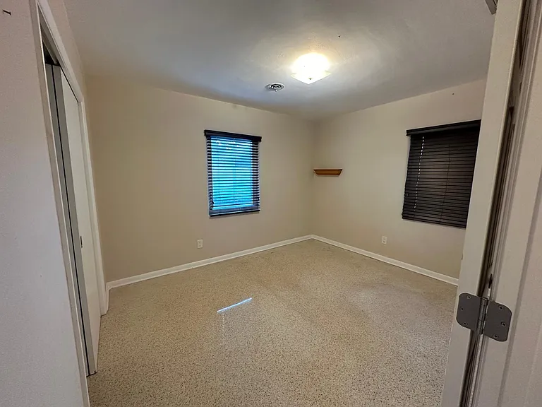 1760 Gracelyn Dr — Photo 4