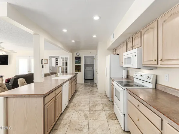 11801 N COGGINS Drive, Sun City, AZ 85351