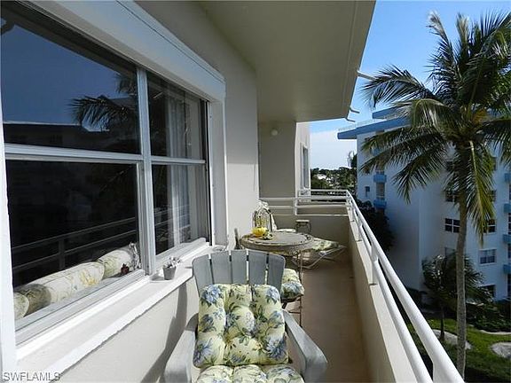 3rd image of 240 Seaview Ct APT 514