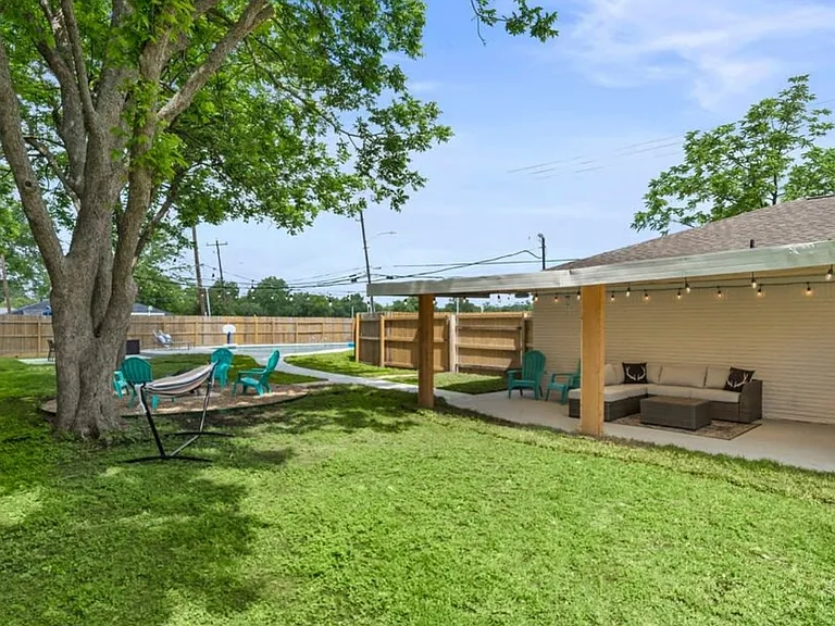 1302 Meadow Lark St — Photo 23