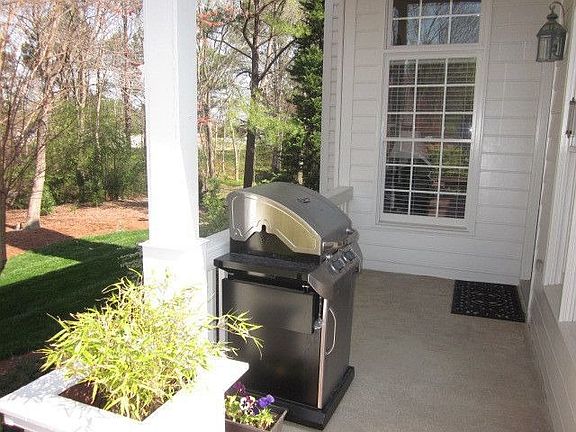 5th image of 221 Sarazen Meadow Way