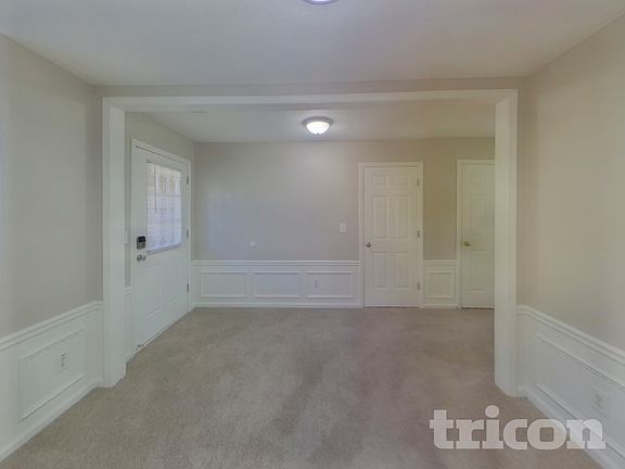 4th image of 325 Cadeleigh Ct