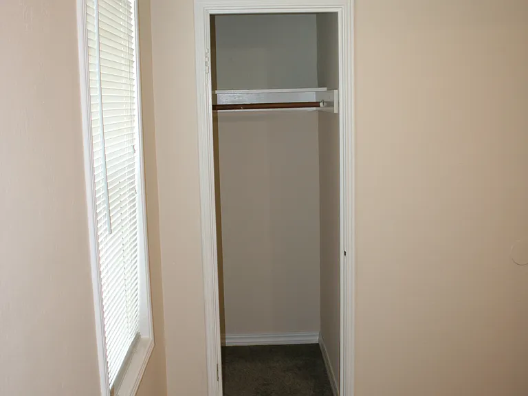 1460 Oxford Way — Photo 39