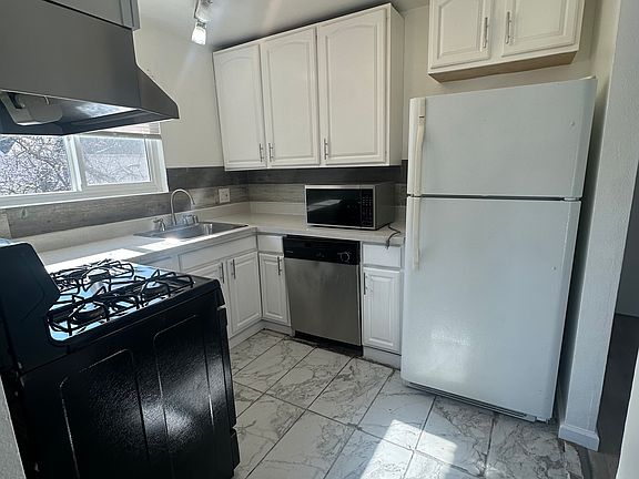 4th image of 7229 Ney Ave