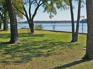 103 Lakeline Dr, Gainesville, TX 76240