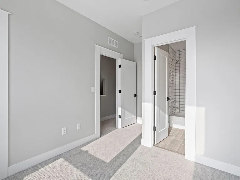 3832 Jason St #5 — Photo 12