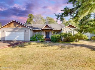 36179 River Point Dr, Astoria, OR 97103