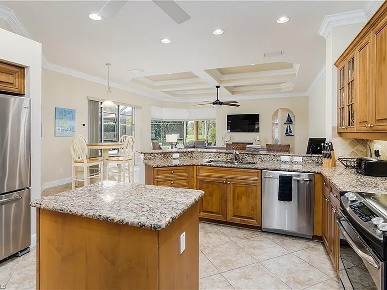 8754 Hideaway Harbor Ct — Photo 14