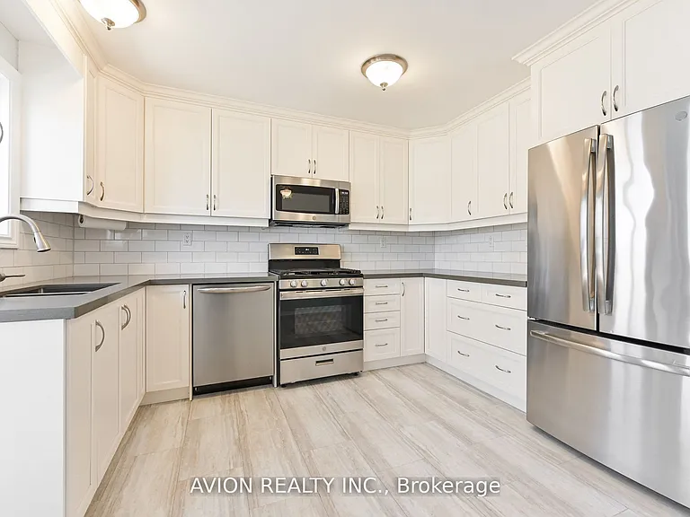 356 Tampa Dr — Photo 3