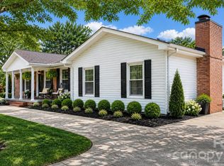 2596 Sweetbriar Cir, Lenoir, NC 28645