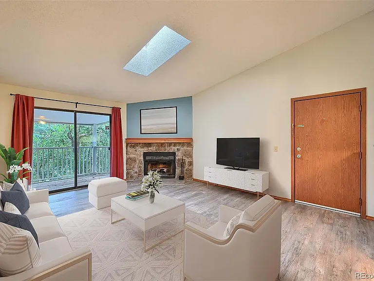 910 S Walden St #206 — Photo 3