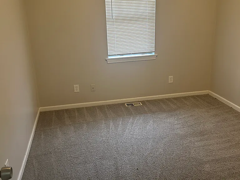 328 Kickapoo St #B — Photo 12