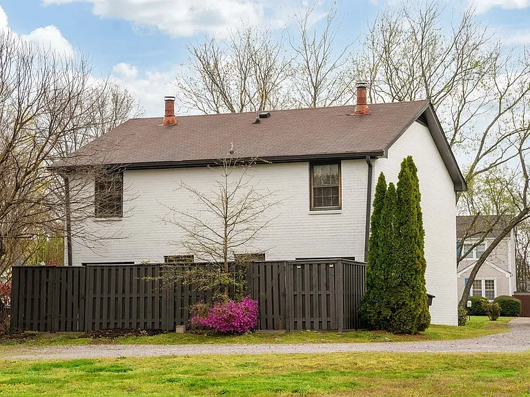 509 Alexander Dr — Photo 12