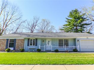 1306 Woodlawn Dr, Charleston, IL 61920