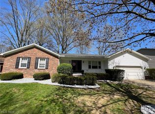 608 Squirrel Hill Dr, Youngstown, OH 44512