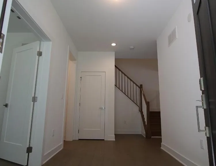 1 Swenson St — Photo 10
