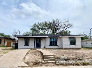207 Jodobo Dr, Del Rio, TX 78840