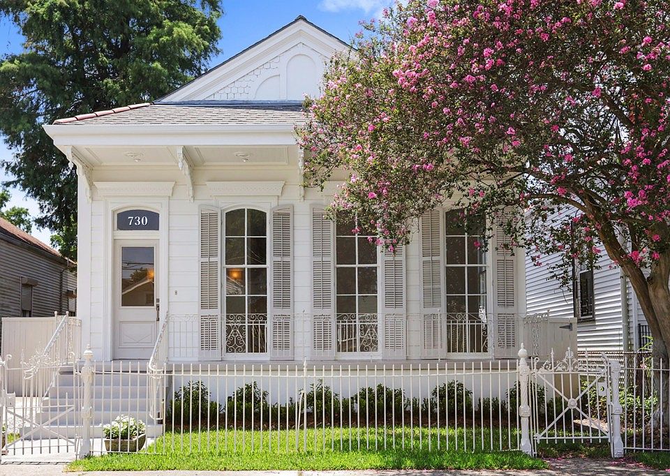 1st image of 730 Austerlitz St