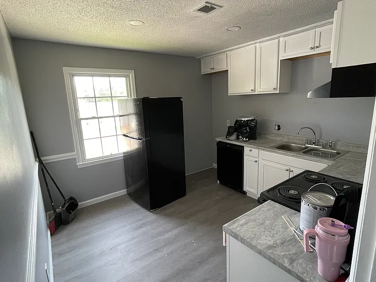 235 Colleen Ct #D — Photo 6