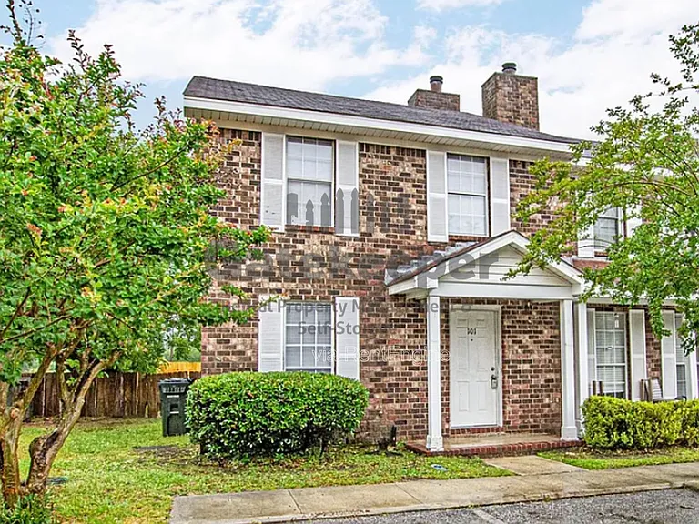 101 Sandlewood Dr — Photo 1