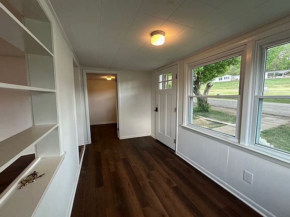 2nd image of 49 Waterfall Rd