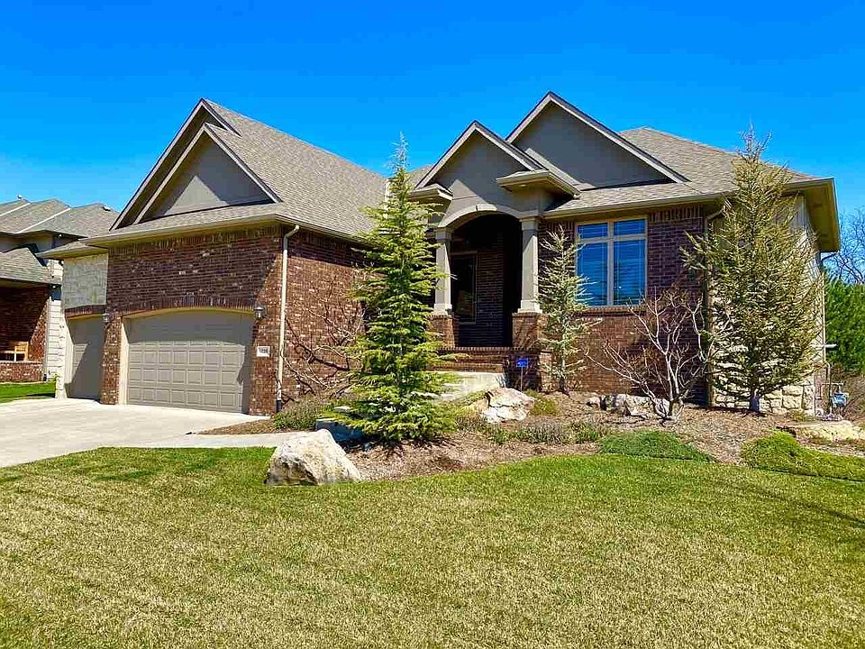 1st image of 720 N Deerfield Cir