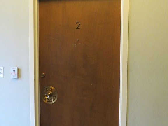 3rd image of 2711 Sacramento St APT 2