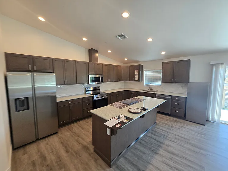 7650 Rockaway Ave — Photo 3
