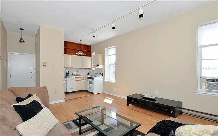 533 Monroe St #5A — Photo 5