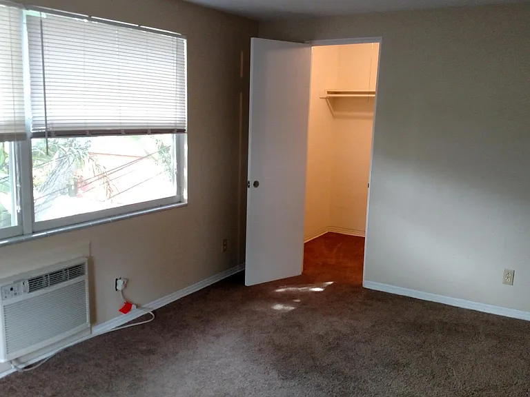 121 15th Ave N #1/2 — Photo 10