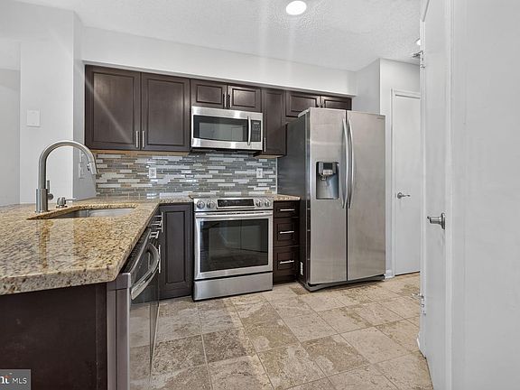 5th image of 10809 Amherst Ave APT A