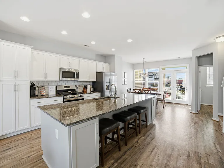 2272 Perennial Cir — Photo 9