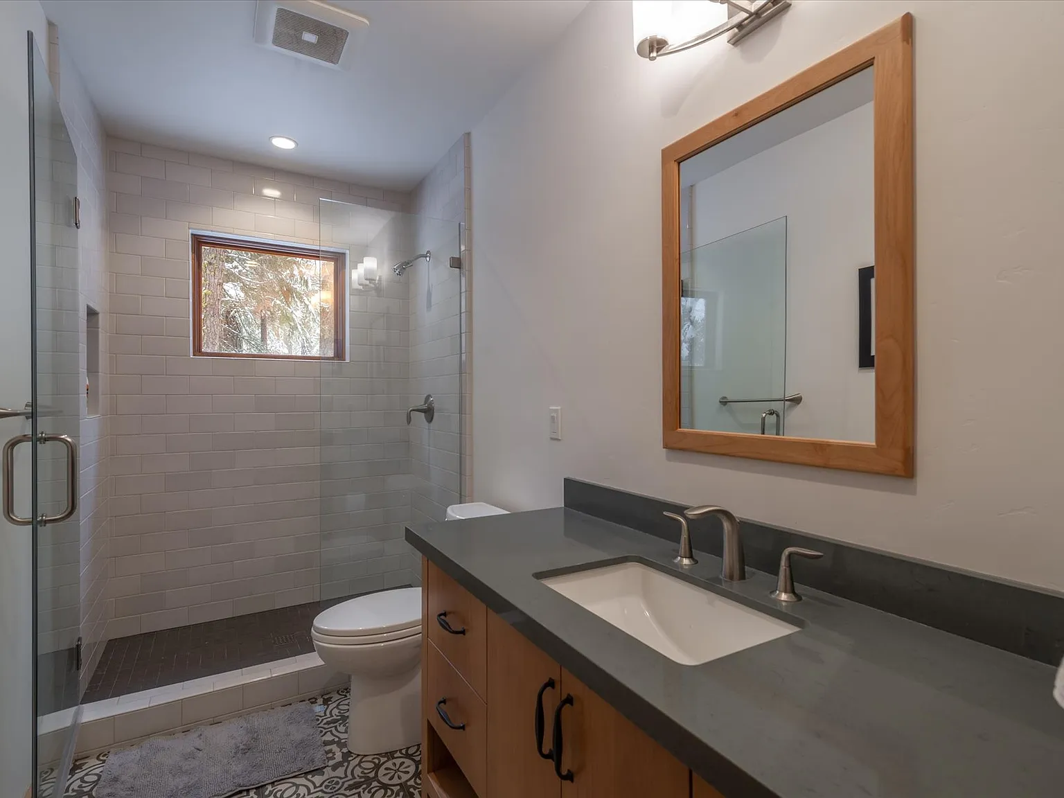 4 bed, 2658 sqft, $6,960 — Photo 3