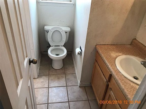 4th image of 8494 Arboleda Dr