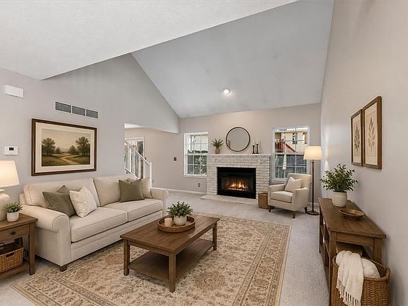 5th image of 10566 Long St