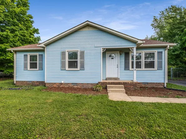 2432 Laredo Ct, Christiana, TN 37037