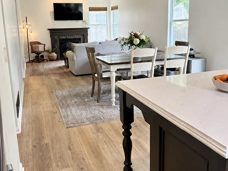 512 Devencroft Rdg E — Photo 2