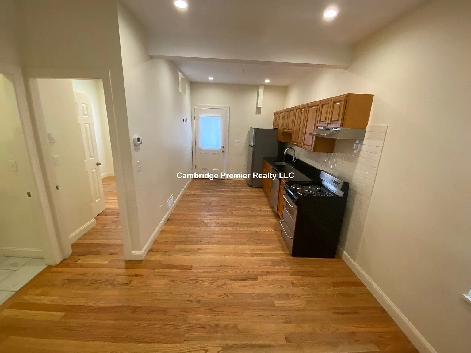 2 bed, $3,200 — Photo 2