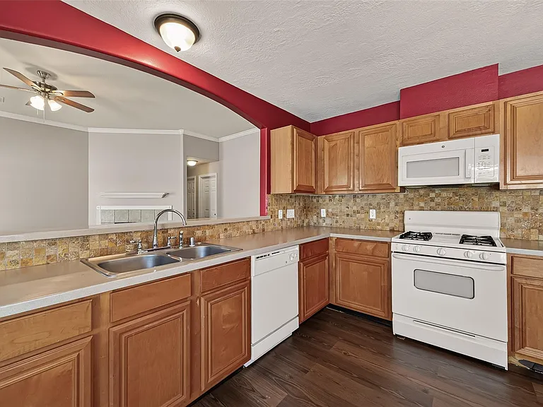 25202 Clover Ranch Dr — Photo 10