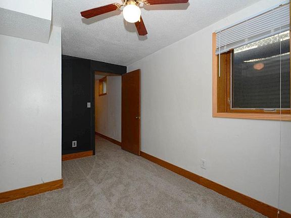 5th image of 1147 White Bear Ave N