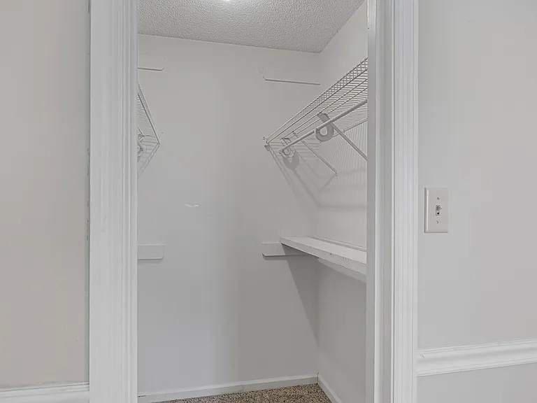 300 Davis Rd — Photo 25