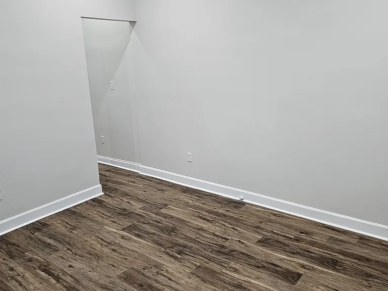 2033 Carrollton Ave — Photo 11
